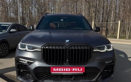 BMW X7, 2019 год, 9 000 000 рублей, 2 фотография