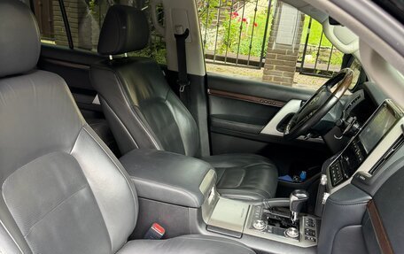 Toyota Land Cruiser 200, 2018 год, 5 900 000 рублей, 7 фотография
