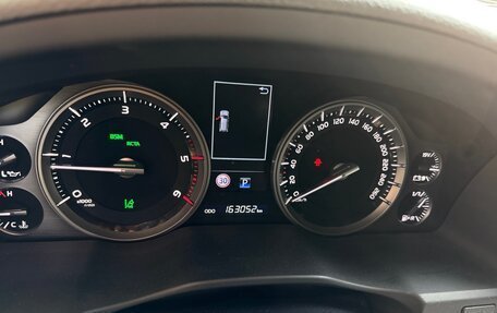 Toyota Land Cruiser 200, 2018 год, 5 900 000 рублей, 11 фотография