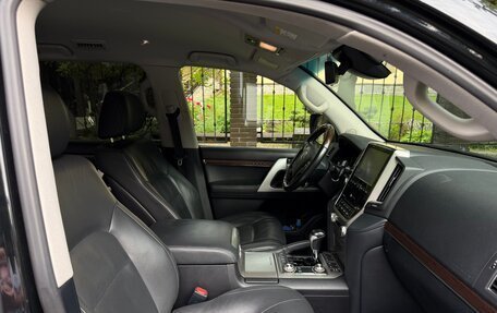 Toyota Land Cruiser 200, 2018 год, 5 900 000 рублей, 9 фотография