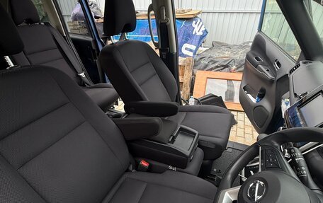 Nissan Serena IV, 2018 год, 2 200 000 рублей, 3 фотография