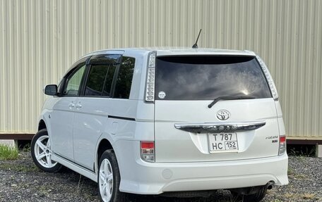 Toyota ISis I, 2011 год, 1 149 777 рублей, 3 фотография