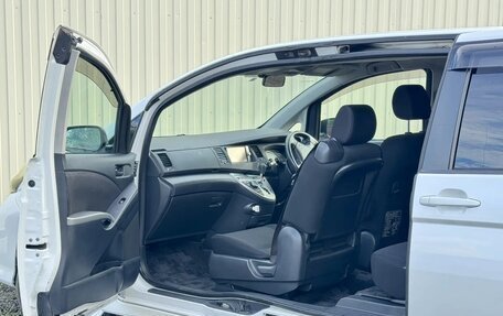 Toyota ISis I, 2011 год, 1 149 777 рублей, 18 фотография
