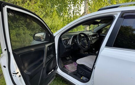 Toyota RAV4, 2015 год, 2 700 000 рублей, 8 фотография