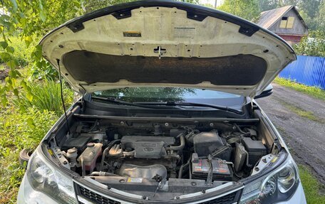 Toyota RAV4, 2015 год, 2 700 000 рублей, 16 фотография