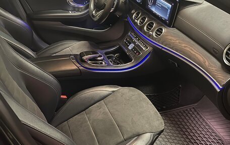 Mercedes-Benz E-Класс, 2018 год, 2 100 000 рублей, 5 фотография