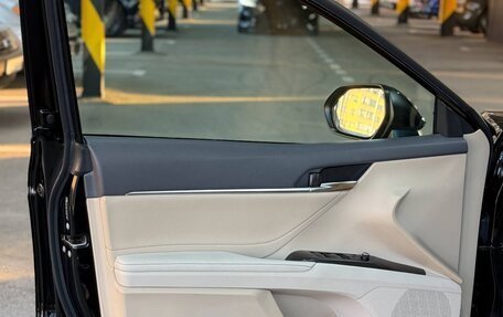 Toyota Camry, 2021 год, 3 200 000 рублей, 10 фотография