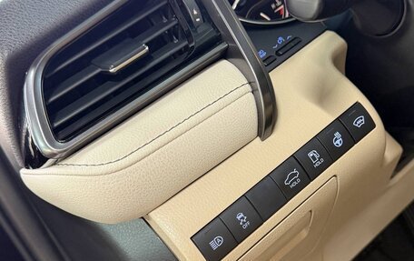Toyota Camry, 2021 год, 3 200 000 рублей, 15 фотография