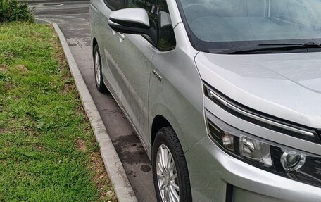 Toyota Voxy III, 2014 год, 2 100 000 рублей, 1 фотография