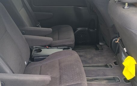 Toyota Voxy III, 2014 год, 2 100 000 рублей, 6 фотография