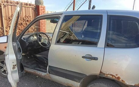 Chevrolet Niva I рестайлинг, 2006 год, 270 000 рублей, 2 фотография