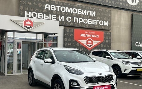 KIA Sportage IV рестайлинг, 2020 год, 2 470 000 рублей, 1 фотография