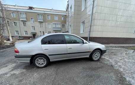 Toyota Avensis III рестайлинг, 2002 год, 400 000 рублей, 6 фотография