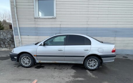 Toyota Avensis III рестайлинг, 2002 год, 400 000 рублей, 2 фотография