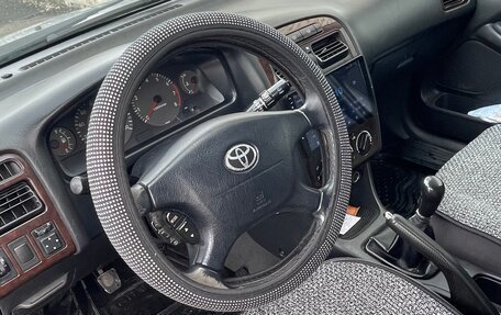 Toyota Avensis III рестайлинг, 2002 год, 400 000 рублей, 3 фотография