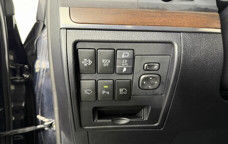 Toyota Land Cruiser 200, 2019 год, 5 700 000 рублей, 13 фотография