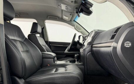 Toyota Land Cruiser 200, 2019 год, 5 700 000 рублей, 24 фотография