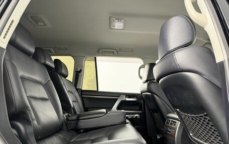 Toyota Land Cruiser 200, 2019 год, 5 700 000 рублей, 18 фотография