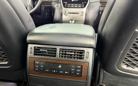 Toyota Land Cruiser 200, 2019 год, 5 700 000 рублей, 21 фотография