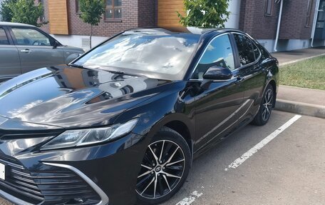 Toyota Camry, 2021 год, 2 400 000 рублей, 1 фотография
