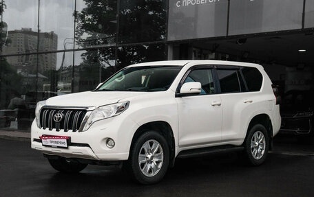 Toyota Land Cruiser Prado 150 рестайлинг 2, 2015 год, 2 800 000 рублей, 1 фотография