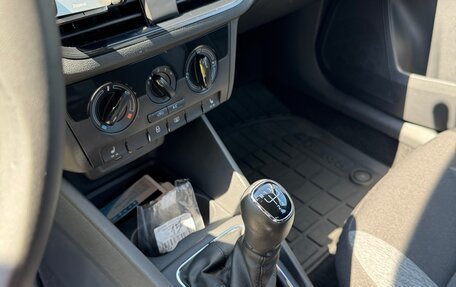 Skoda Rapid II, 2021 год, 1 800 000 рублей, 17 фотография