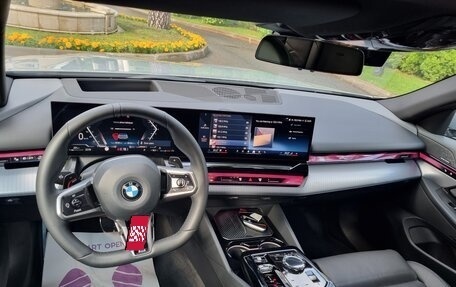 BMW 5 серия, 2023 год, 7 150 000 рублей, 15 фотография