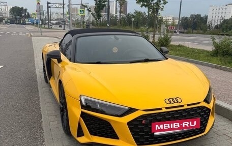 Audi R8, 2019 год, 15 000 000 рублей, 2 фотография