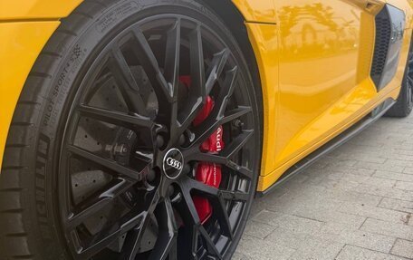 Audi R8, 2019 год, 15 000 000 рублей, 13 фотография