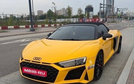 Audi R8, 2019 год, 15 000 000 рублей, 12 фотография