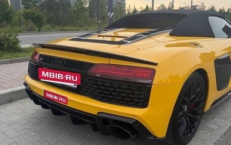 Audi R8, 2019 год, 15 000 000 рублей, 9 фотография
