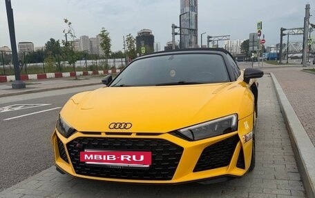 Audi R8, 2019 год, 15 000 000 рублей, 14 фотография