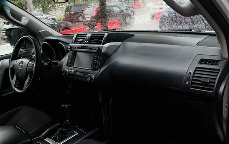 Toyota Land Cruiser Prado 150 рестайлинг 2, 2015 год, 2 800 000 рублей, 8 фотография