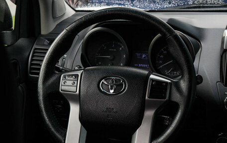 Toyota Land Cruiser Prado 150 рестайлинг 2, 2015 год, 2 800 000 рублей, 13 фотография