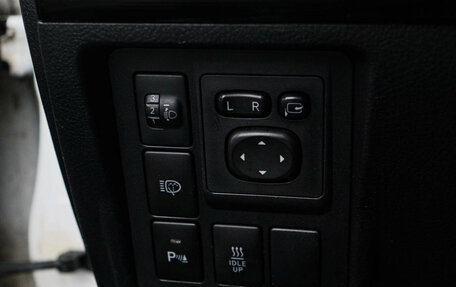Toyota Land Cruiser Prado 150 рестайлинг 2, 2015 год, 2 800 000 рублей, 17 фотография