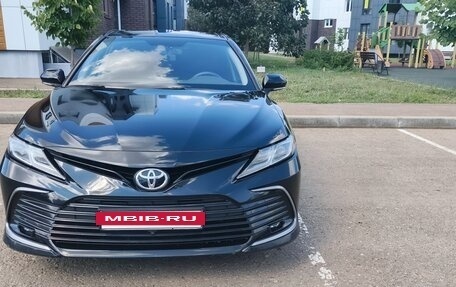 Toyota Camry, 2021 год, 2 400 000 рублей, 2 фотография