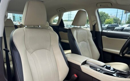 Lexus RX IV рестайлинг, 2019 год, 3 590 000 рублей, 15 фотография