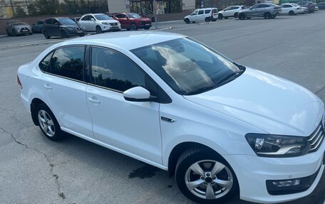Volkswagen Polo VI (EU Market), 2018 год, 1 590 000 рублей, 2 фотография
