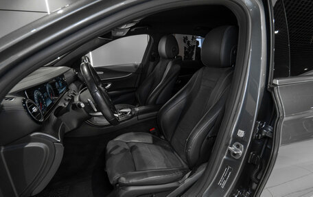 Mercedes-Benz E-Класс, 2019 год, 3 275 000 рублей, 9 фотография