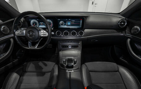 Mercedes-Benz E-Класс, 2019 год, 3 275 000 рублей, 8 фотография