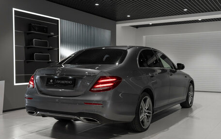 Mercedes-Benz E-Класс, 2019 год, 3 275 000 рублей, 5 фотография