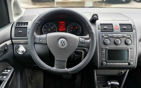 Volkswagen Touran III, 2004 год, 415 000 рублей, 6 фотография