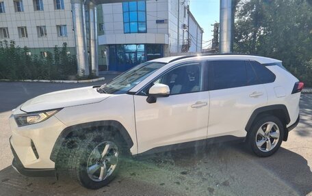 Toyota RAV4, 2020 год, 3 290 000 рублей, 2 фотография
