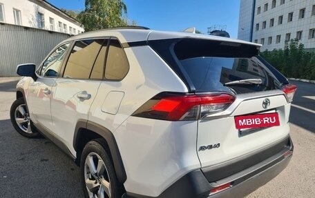 Toyota RAV4, 2020 год, 3 290 000 рублей, 4 фотография
