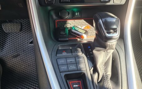 Toyota RAV4, 2020 год, 3 290 000 рублей, 17 фотография