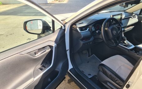Toyota RAV4, 2020 год, 3 290 000 рублей, 15 фотография
