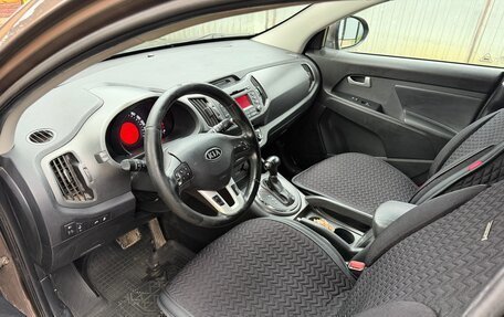 KIA Sportage III, 2011 год, 800 000 рублей, 24 фотография