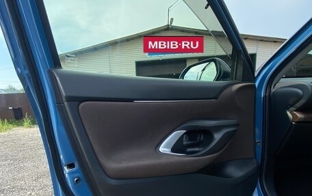 Toyota Yaris Cross, 2022 год, 2 050 000 рублей, 15 фотография