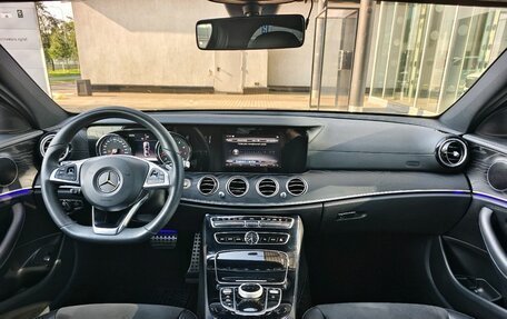 Mercedes-Benz E-Класс, 2017 год, 2 390 000 рублей, 13 фотография