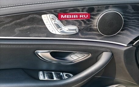 Mercedes-Benz E-Класс, 2017 год, 2 390 000 рублей, 19 фотография